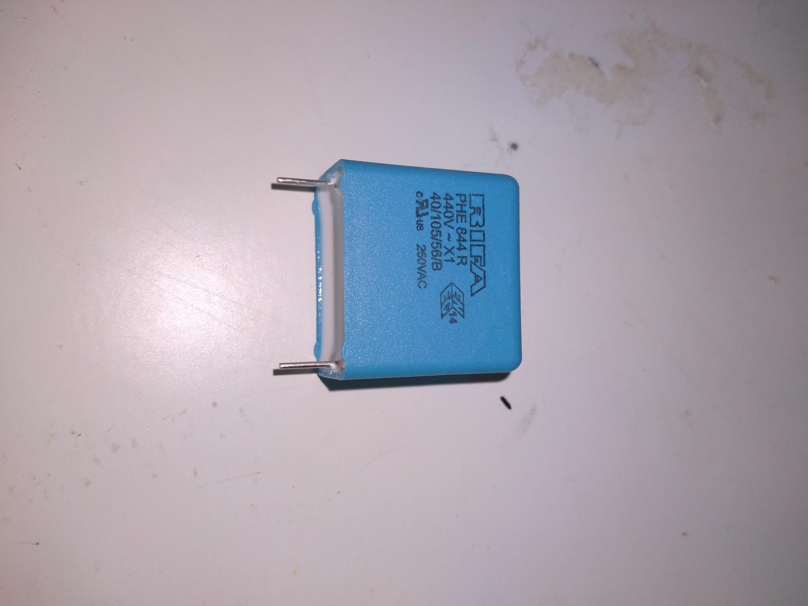 MOUSER 80-PHE844RD6470MR6L2 440VAC 0.47UF 20% KEMET FILM CAPACITORS
