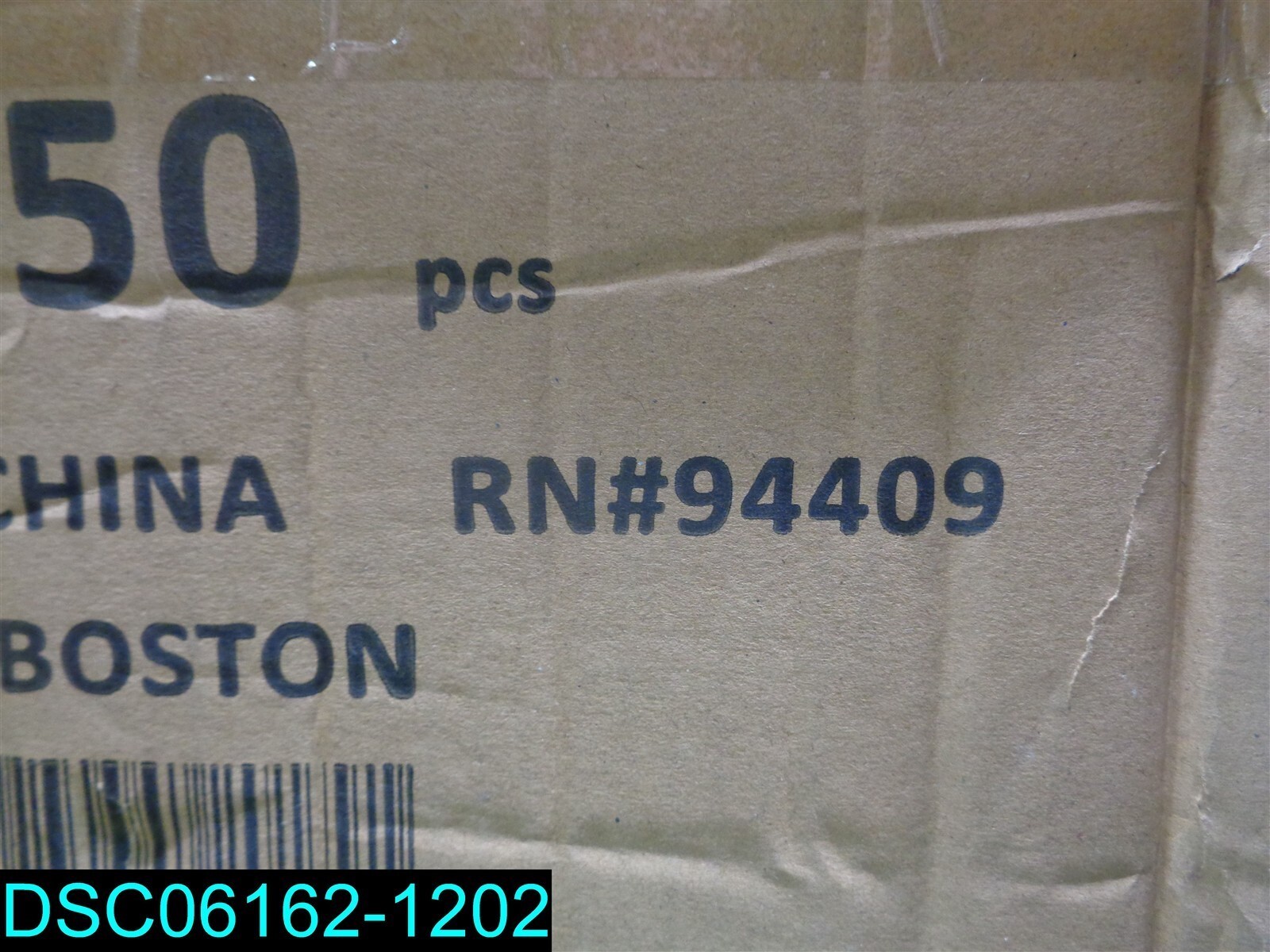 QTY=50: Disposable Lab Coats Polypropylene No Pockets 44″L 730361202798