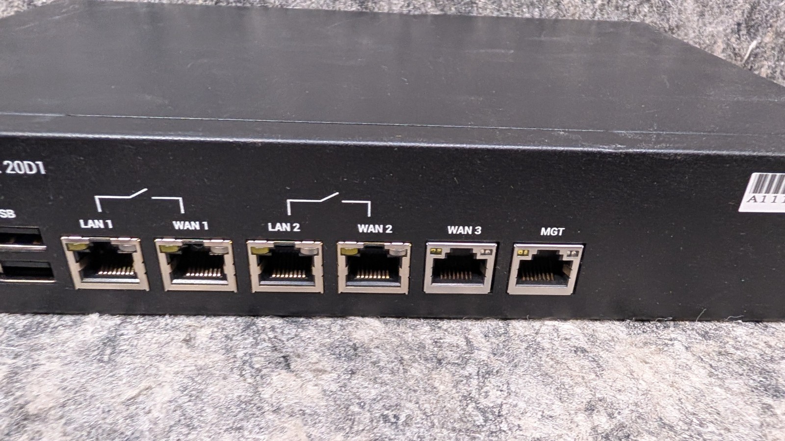 InfoVista 40-05-XX / ip|e 40ax V2 IP Traffic Management Switch w/ Brackets