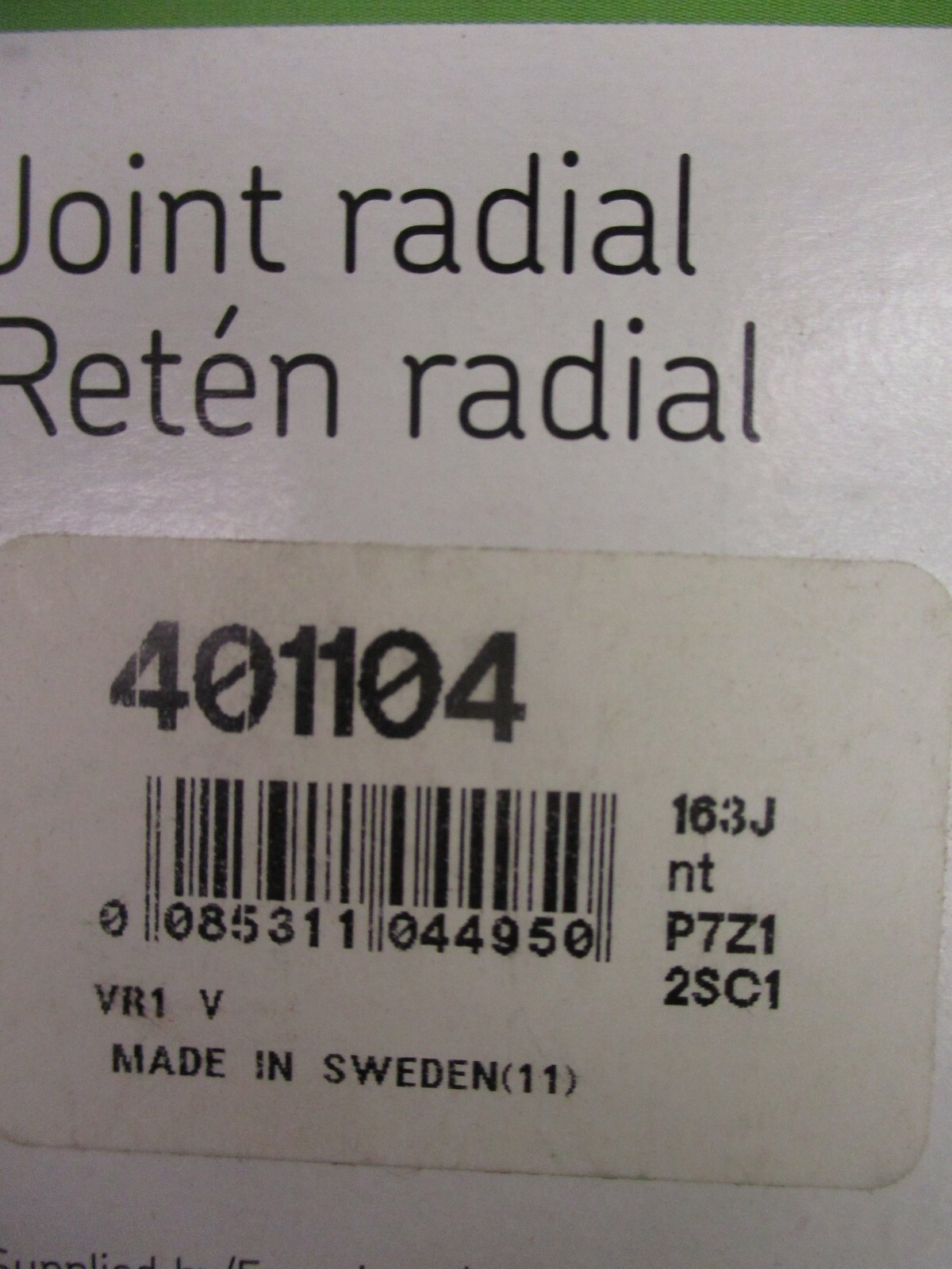 New Open Box SKF Joint Radial Oil Seal 401104 VR1 V A6153ELL