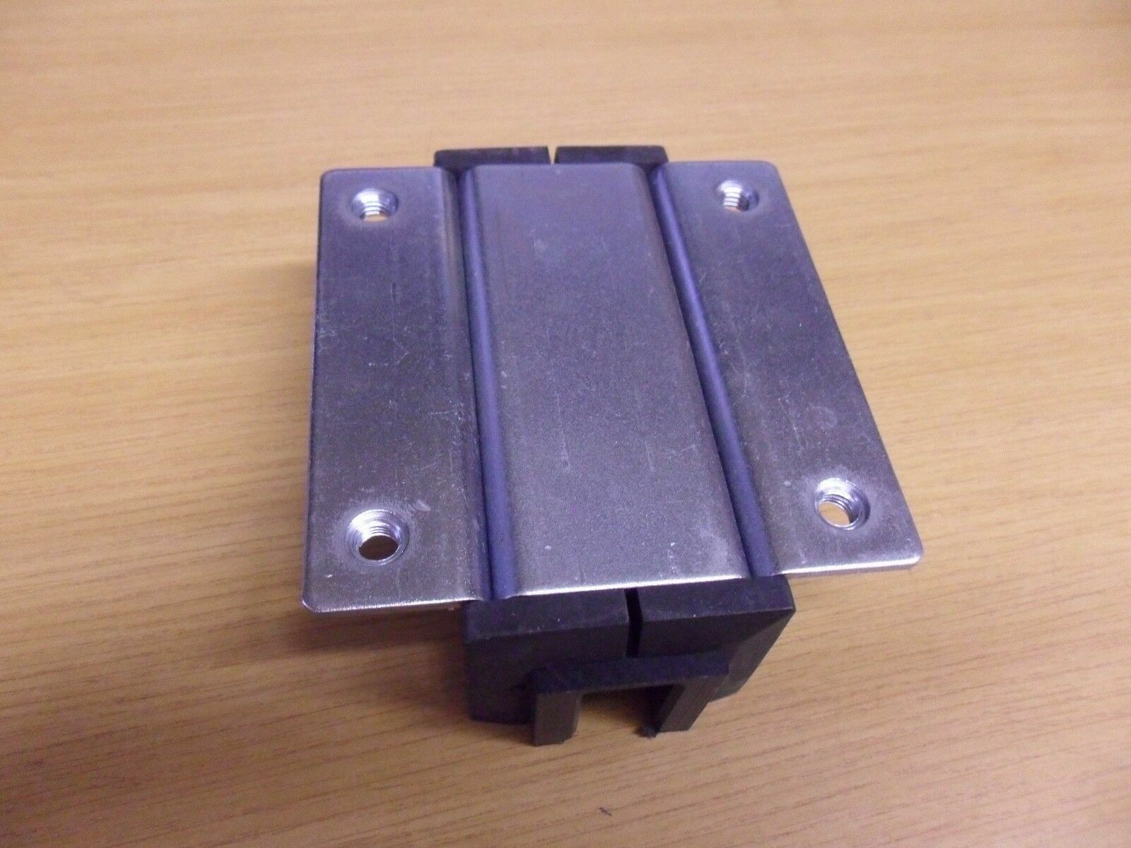 KONE Guide Shoe Assy – KM850220G01 – 20 piece