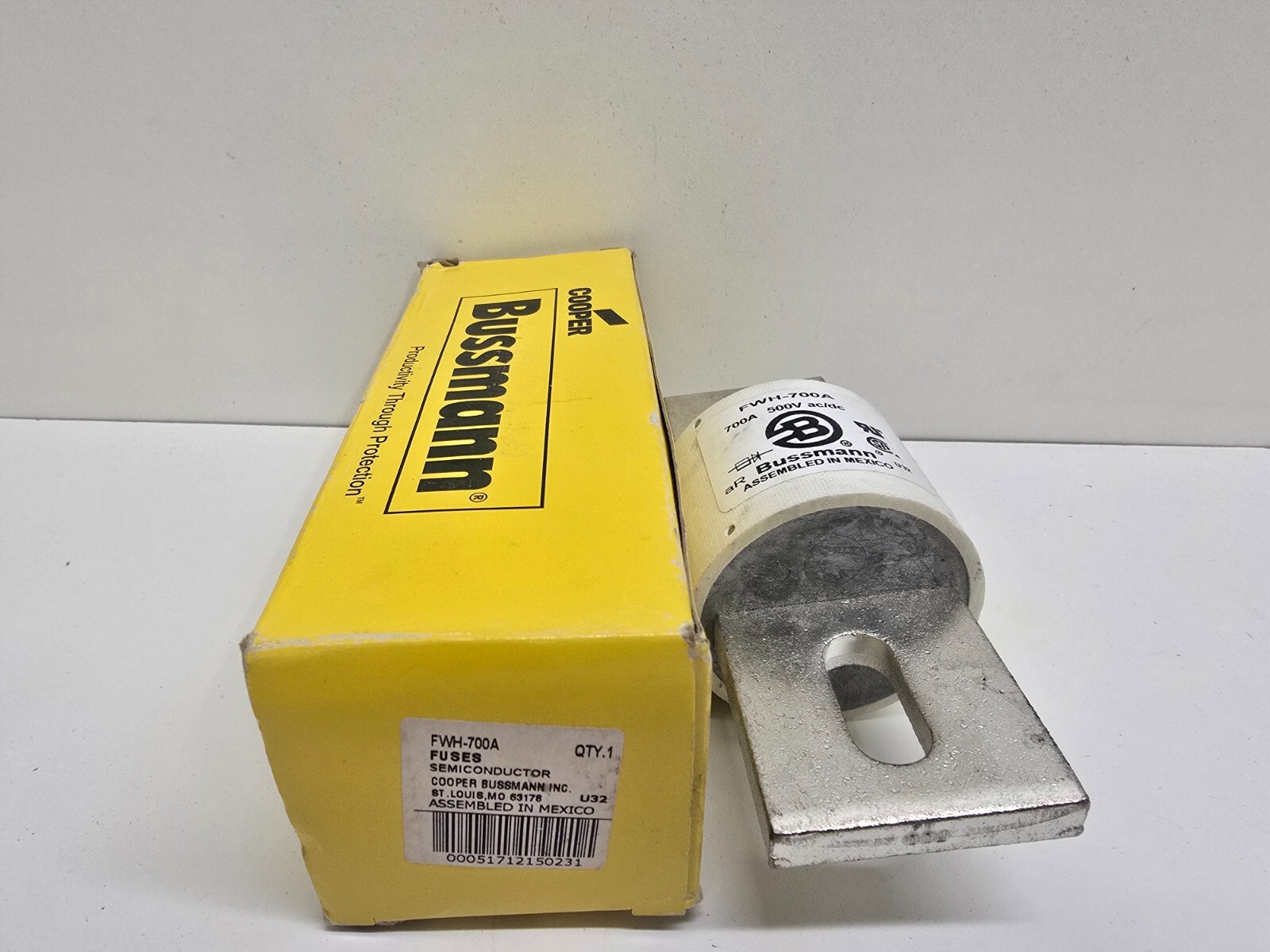NEW IN BOX! COOPER BUSSMANN 700A 500V AMP-TRAP SEMICONDUCTOR FUSE FWH-700A