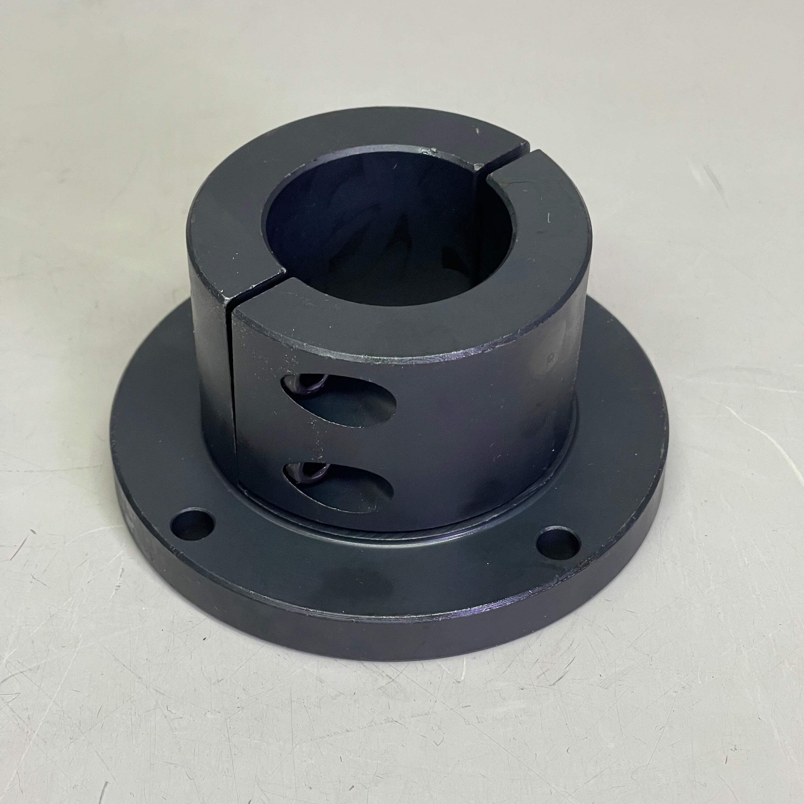 STAFFORD Flanged Shaft Mount, Made In USA 1-1/2″ Dark Grey Steel 1L108MXR