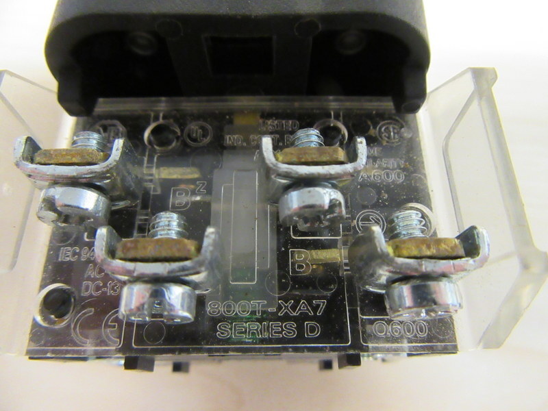 Allen Bradley 800T-FXNQ24RA7 Button Red
