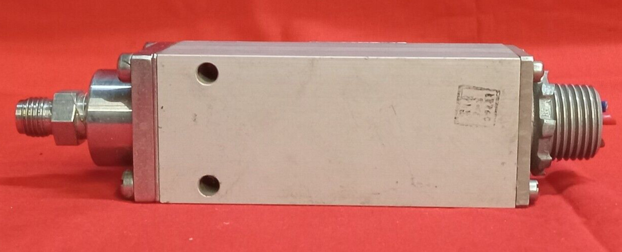 ITT AEROSPACE CONTROLS DIVISION NEO-DYN ADJUSTABLE PRESSURE SWITCH 132P48C3