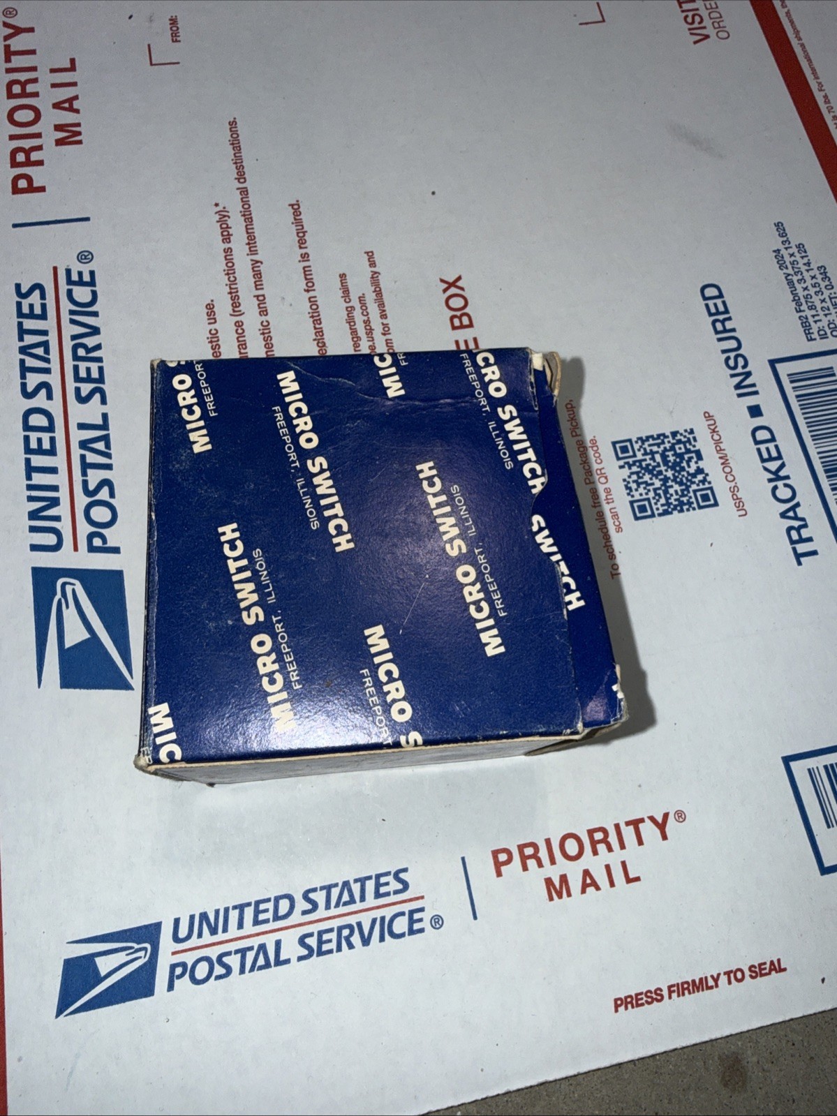 Old Stock New BZE6-2RN LIMIT SWITCH for HONEYWELL MICROSWITCH BZE62RN