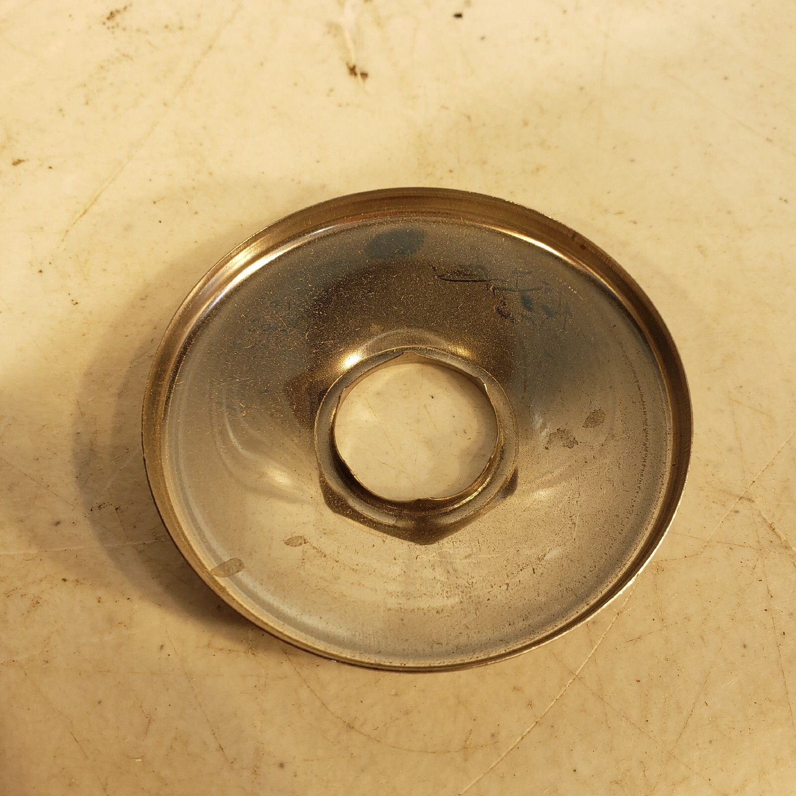 Pipe Escutcheon 3/4″ ID 2-1/2″ OD Metal