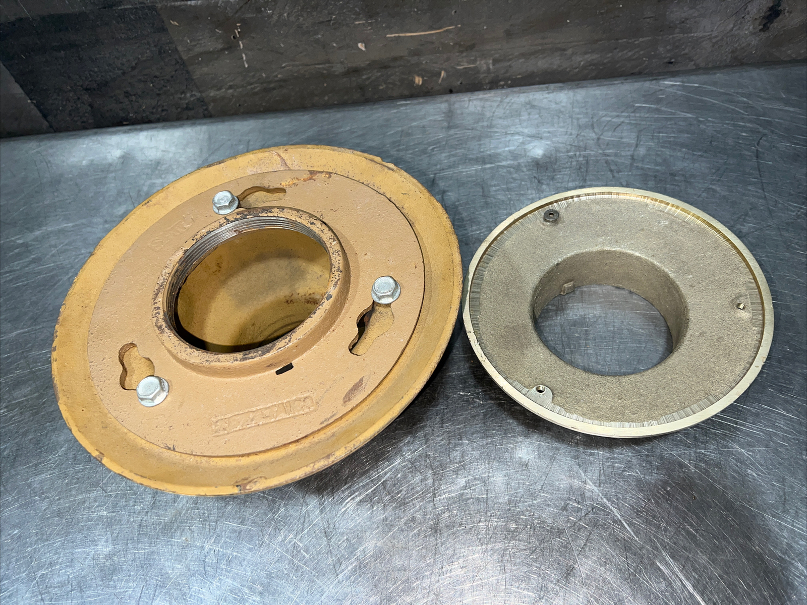JAY R. SMITH MFG. CO Floor Drain Body 9213 Nos Surplus. ID 2