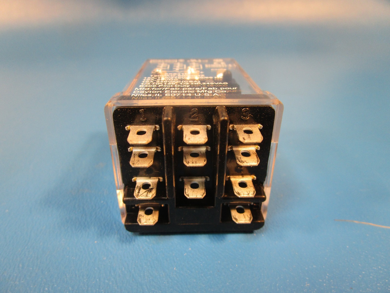 Dayton 5X841M, RELAY, 10AMP, COIL 120VAC, 3PDT, 277VAC/30VDC, 11PIN