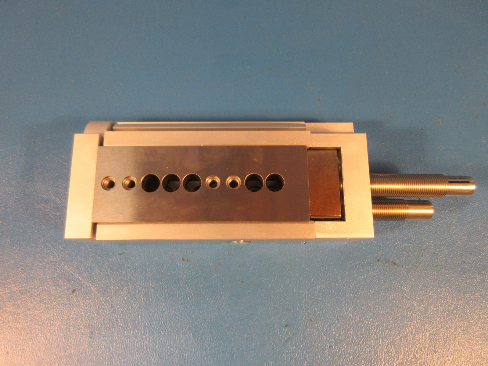 Festo DGSL-16-30-Y3A, 543999 Mini Slide, Stroke 30mm, Hydraulic Shock Absorbers