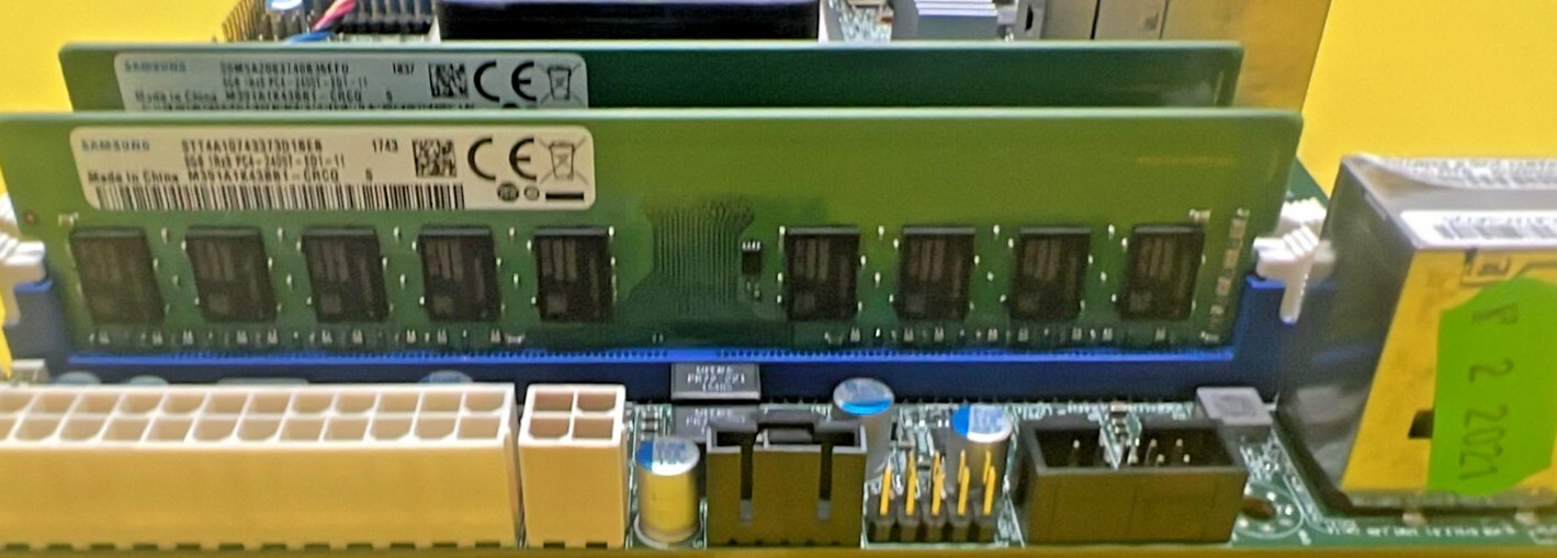 SUPER X10SDV-4C-OS017 REV 2.00 AND 2 SAMSUNG 8GB