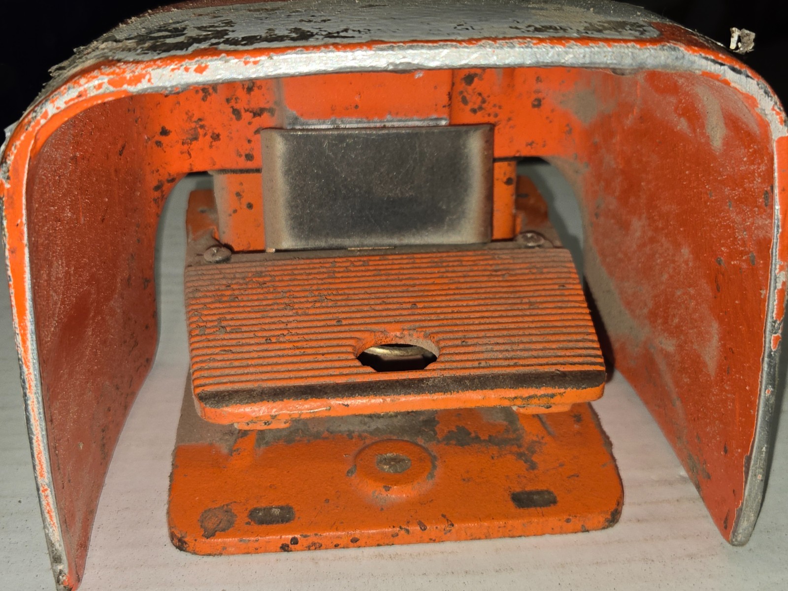 LineMaster 571-DWH Hercules Foot Switch
