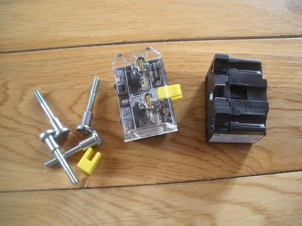 NEW ALLEN BRADLEY, 800TC-N374 MODULE + NEW 800T-XD4 SER E.