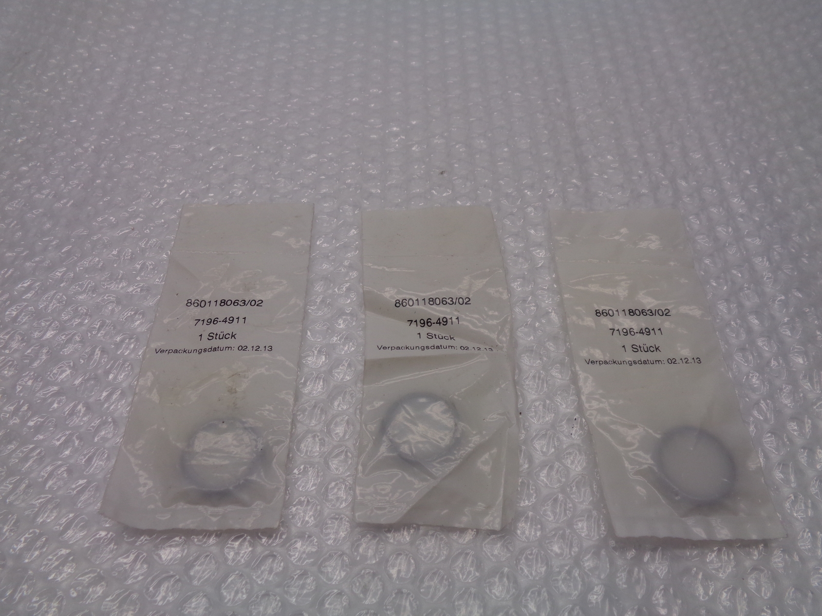 INDUSTRIAL SPARE 860118063/02 7196-4911 O-RING LOT OF 3 NSNP