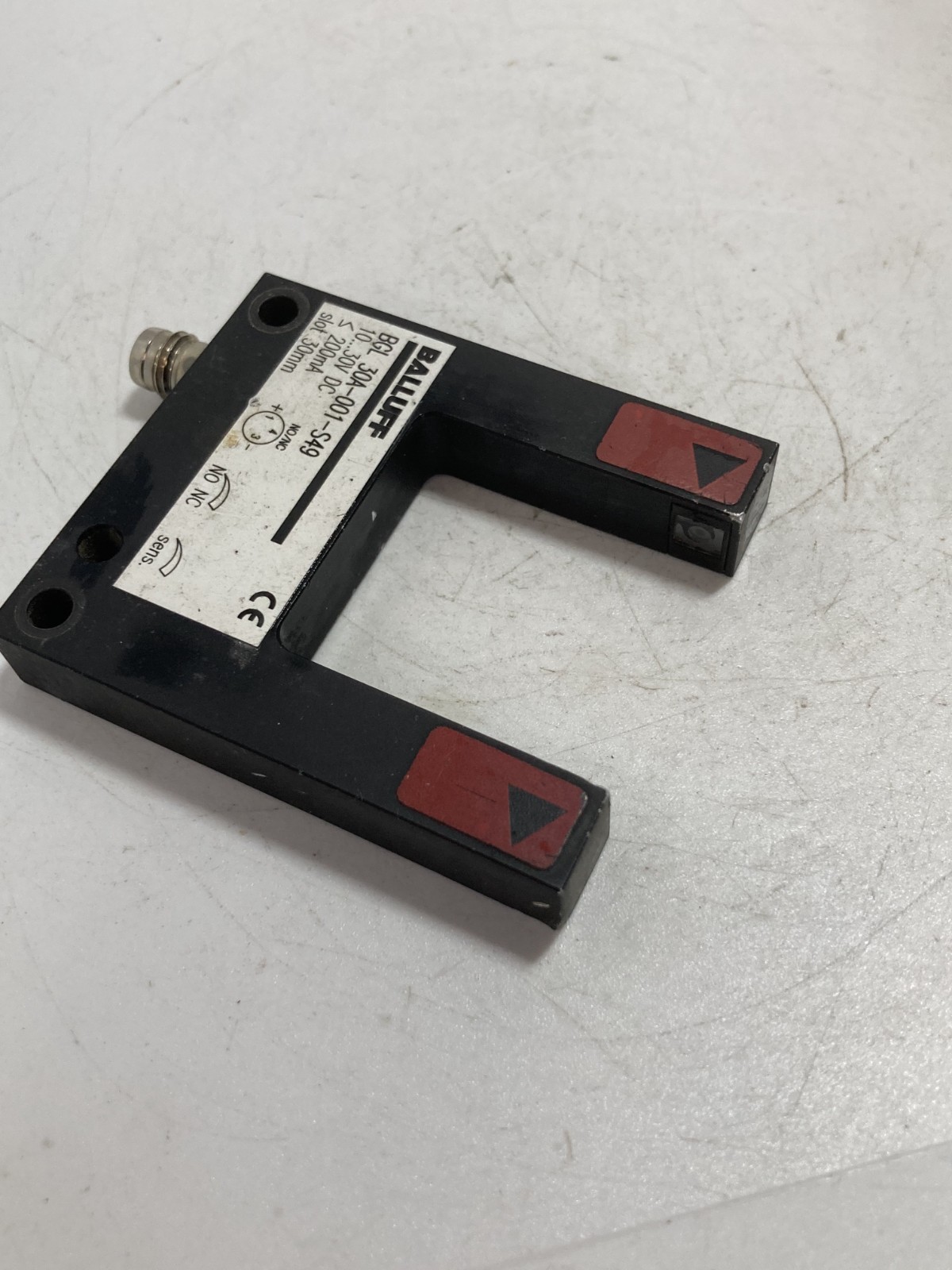 BALLUFF BGL 30A-001-S49 PHOTOELECTRIC SENSOR 10-30VDC 200MA NO/NC SLOT 30MM
