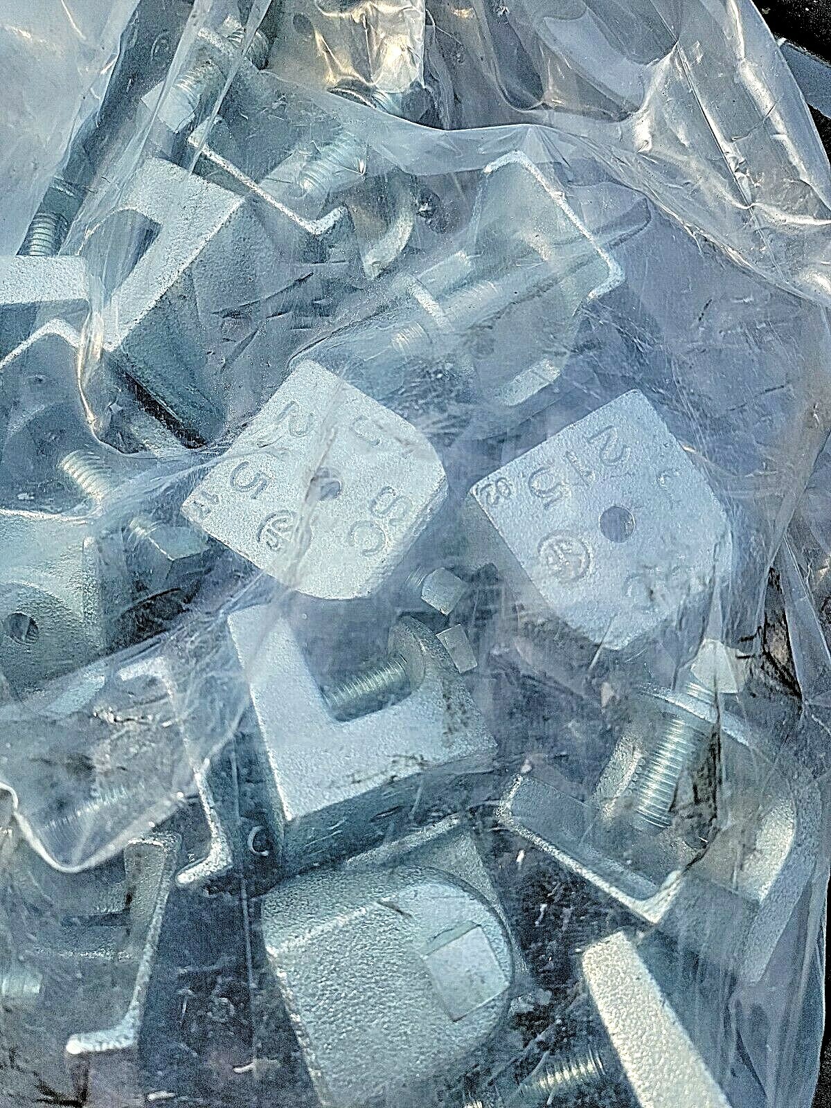 Thomas & Betts Galvanized Malleable Iron Beam Clamps 3/8″-25 Qty. 20LA60 NEW!