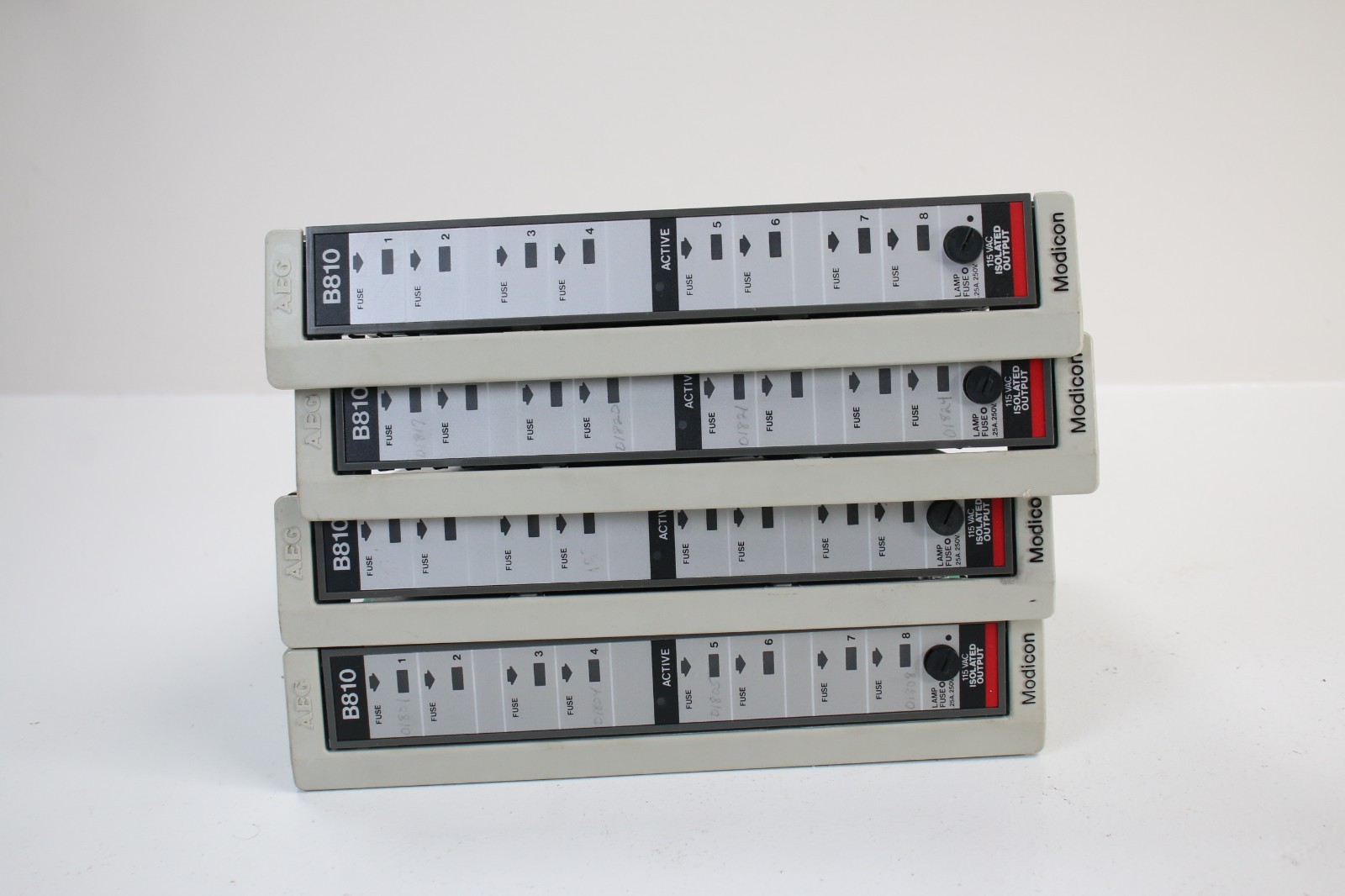 Modicon Output Module B810 B810-008 lot of 4 units