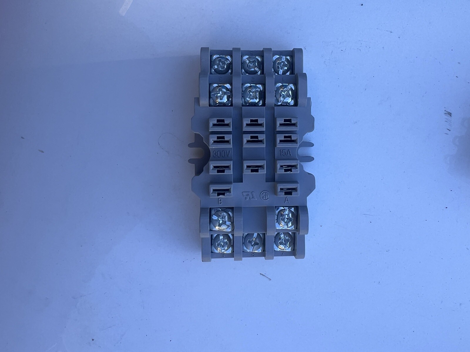 27E121 – Relay Socket, Panel, Screw, 11 Pins, 10 A, 240 VAC