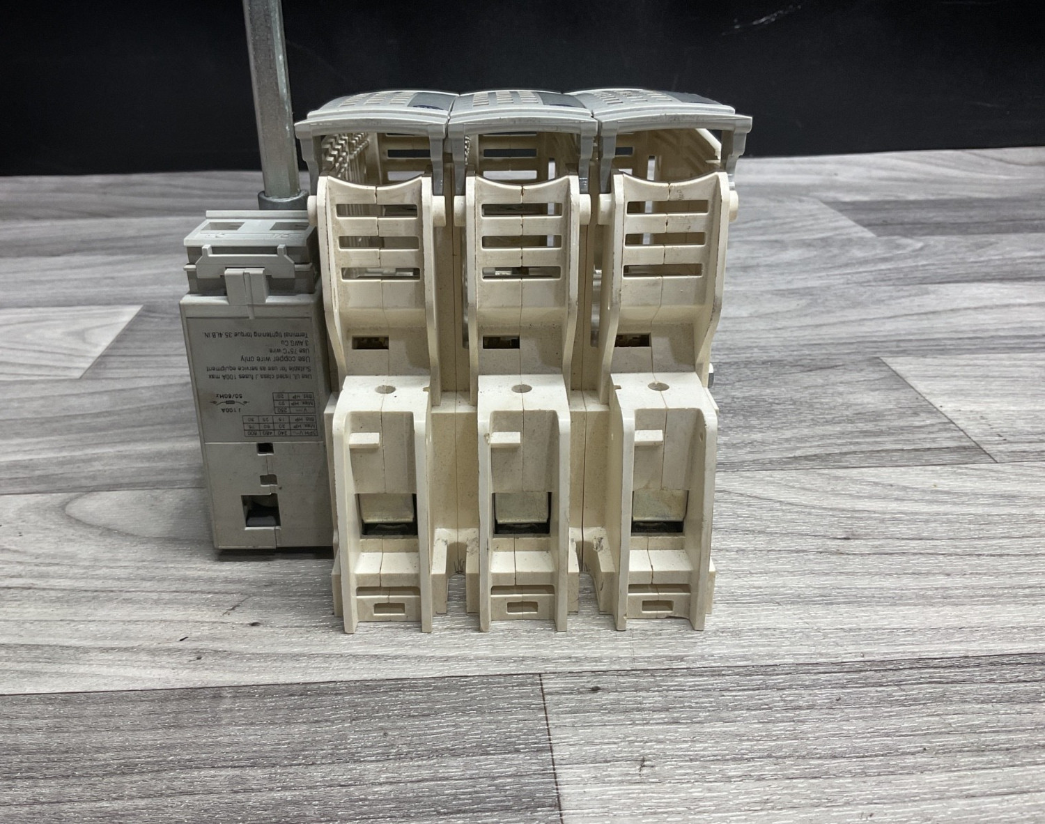 ALLEN-BRADLEY 194R-J100-1753 SER A SWITCH DISCONNECTOR FUSE #335A131PR2