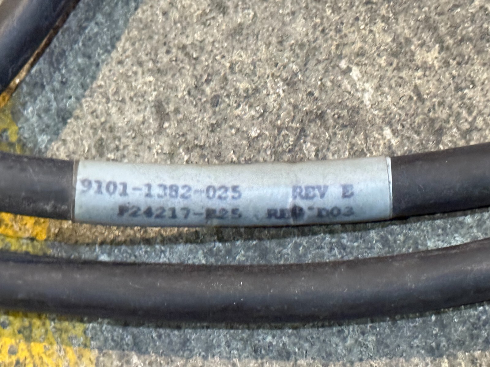 Allen Bradley 9101-1382-025 Used good servo drive Cable P24217-E25 6 foot locate