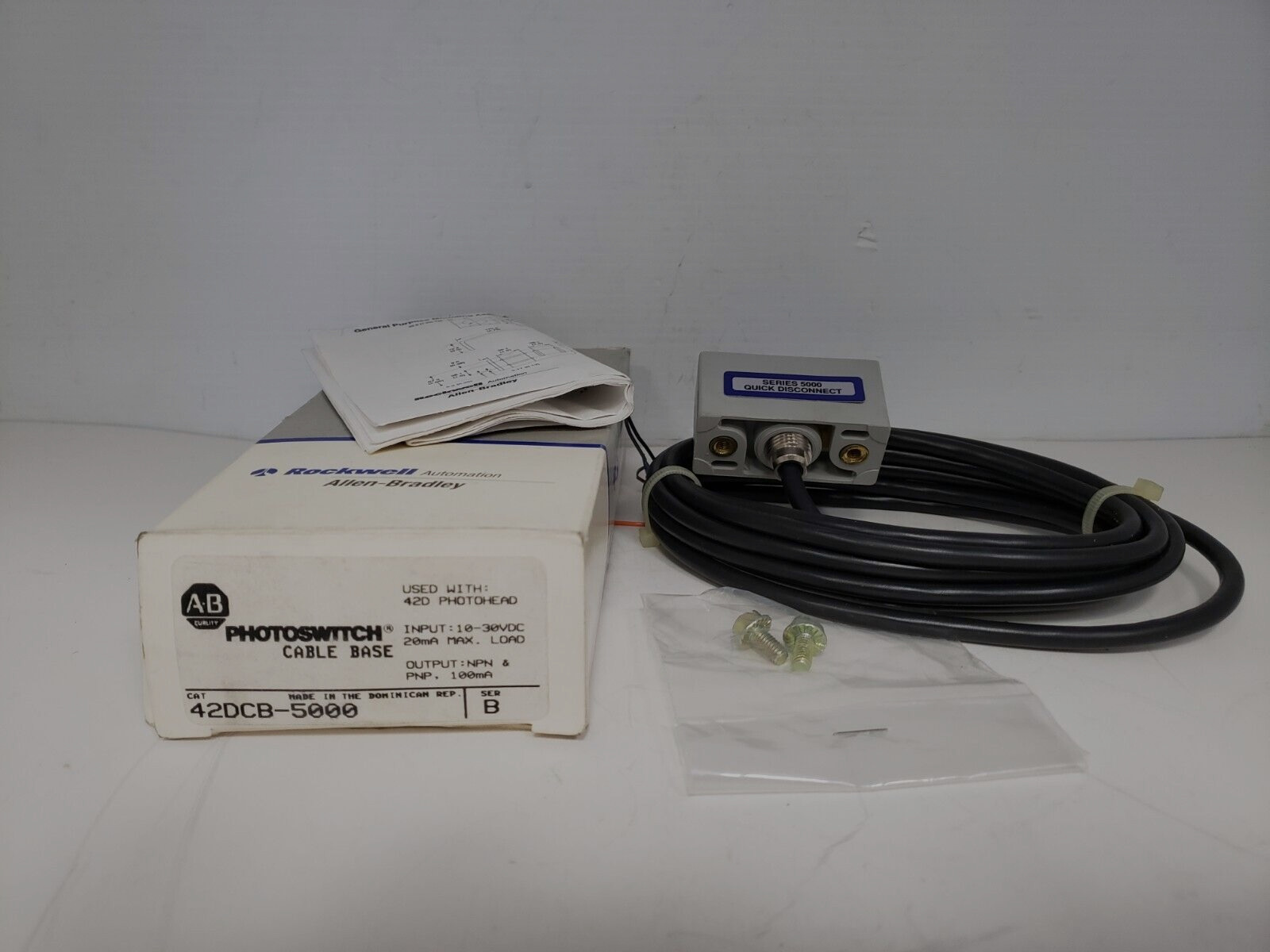 ALLEN BRADLEY 42DCB-5000 PHOTOSWITCH CABLE BASE 10-30VDC SERIES B NIB