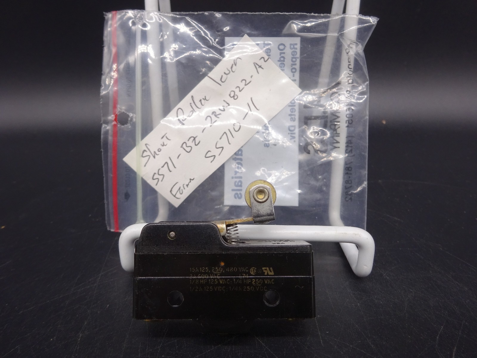 Selecta Switch SS71-BZ-2RW822-A2 Precision Switch 15A, 120vac to 600vac SPDT