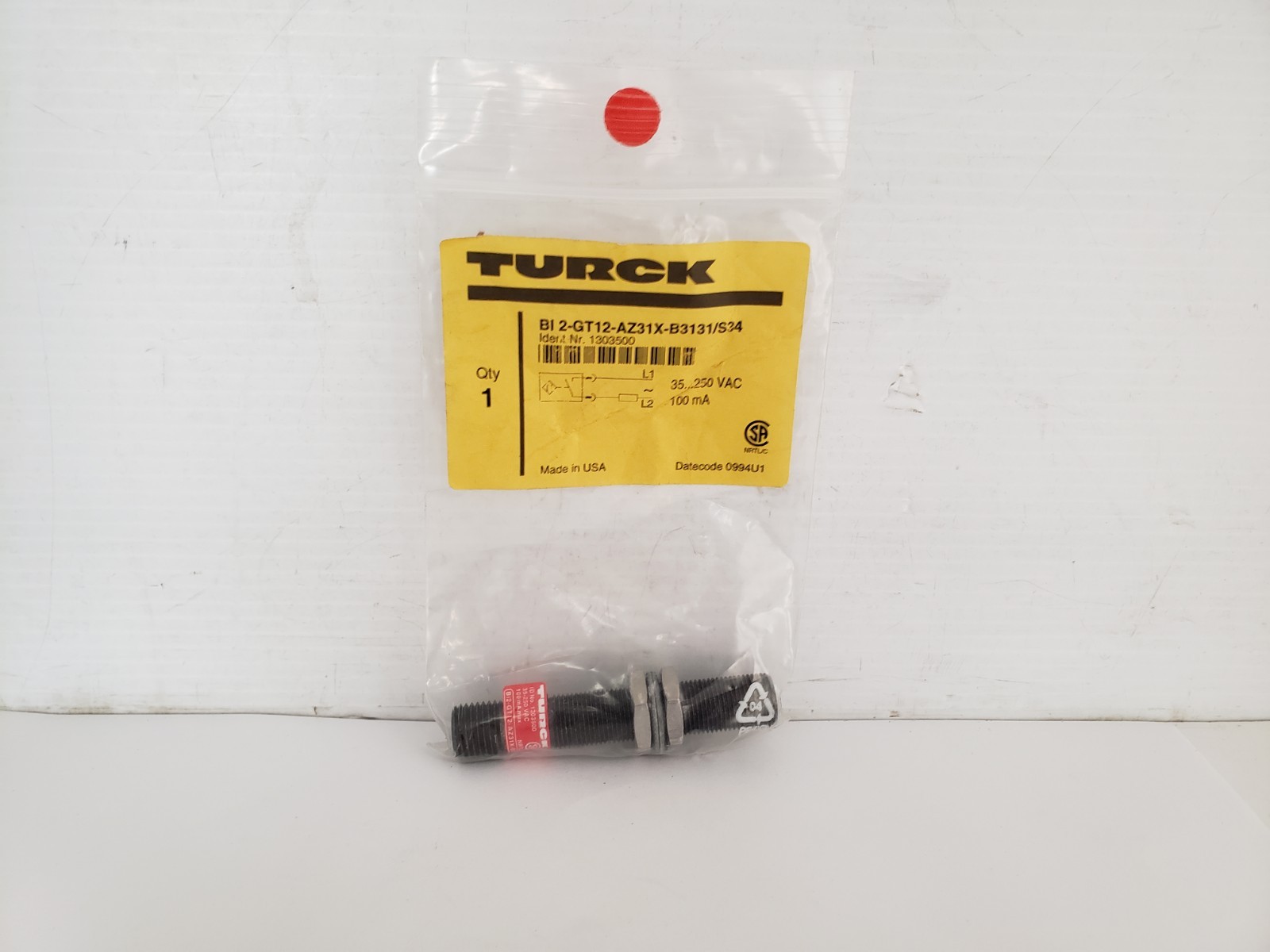 TURCK BI2-GT12-AZ31X-B3131/S34 INDUCTIVE SENSOR 35-250V 1 LED (1303500) NIB