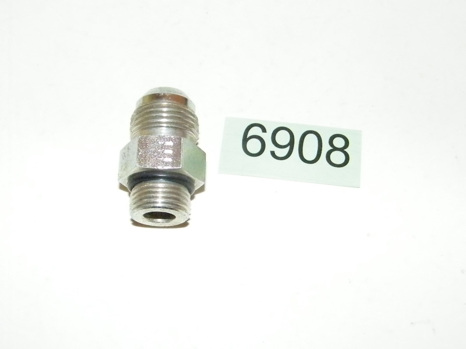 Aeroquip Hydraulic Male Flare Fitting 5/8 SAE JIC 37° x 1/2 SAE Straight Oring