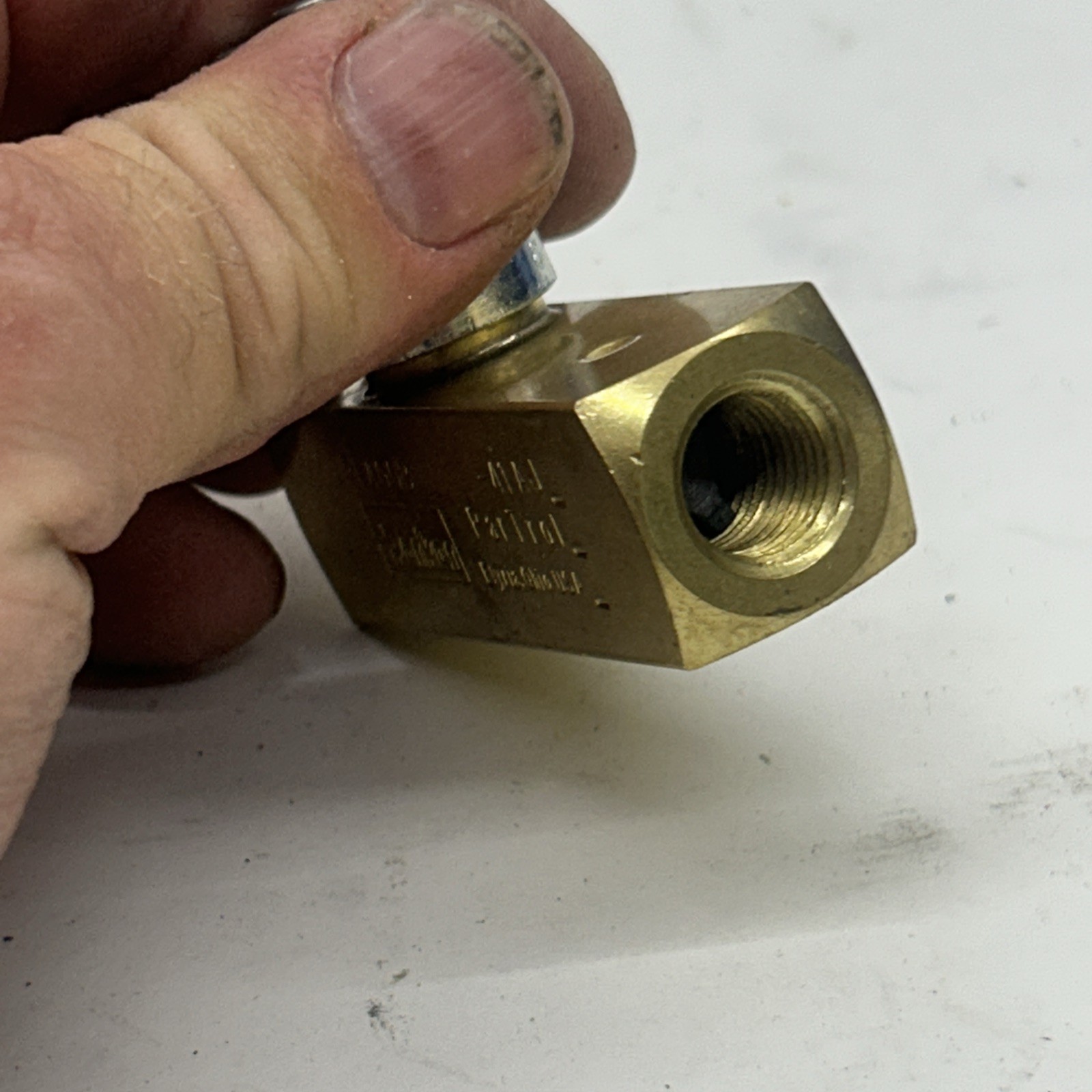 NEW ! PARKER 1/4″ FLOW CONTROL VALVE PF400B. Parker Pf-400b