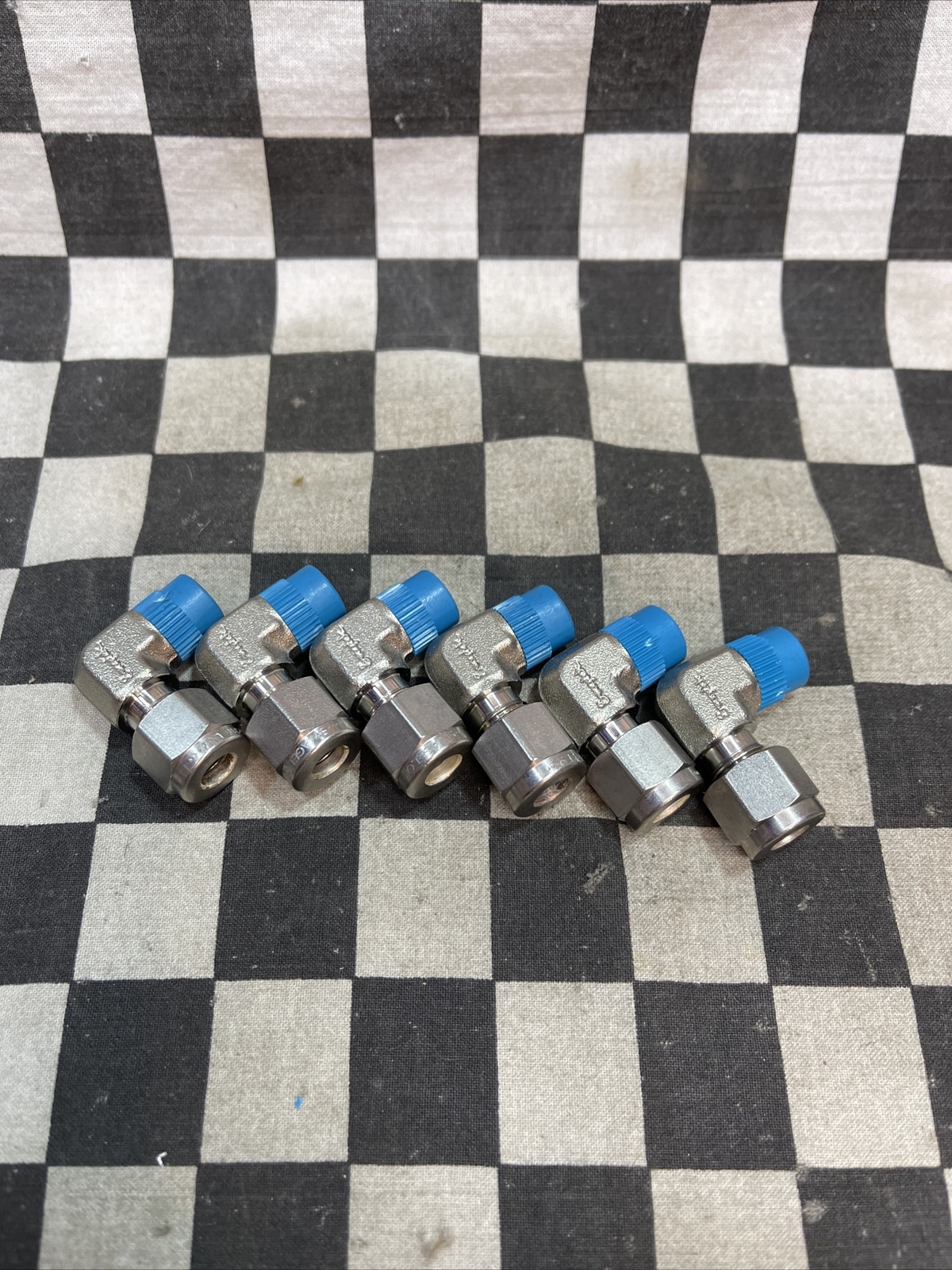SWAGELOK SS-400-2-2 and SS-400-2-4, ELBOW MALE, LOT OF 8 SHIPSAMEDAY #1606V52