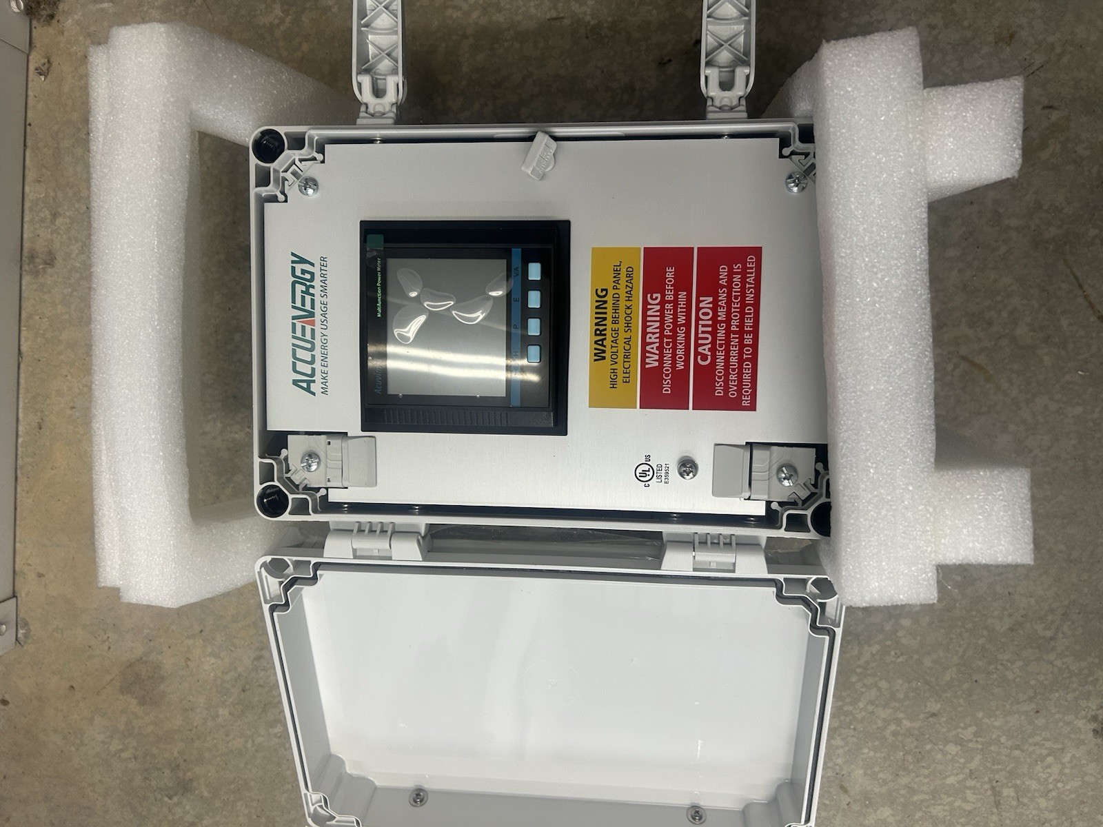 AcuPanel 9104X with integrated Acuvim IIR-60-RCT-P1 +AXM-WEB-PUSH-NEW.