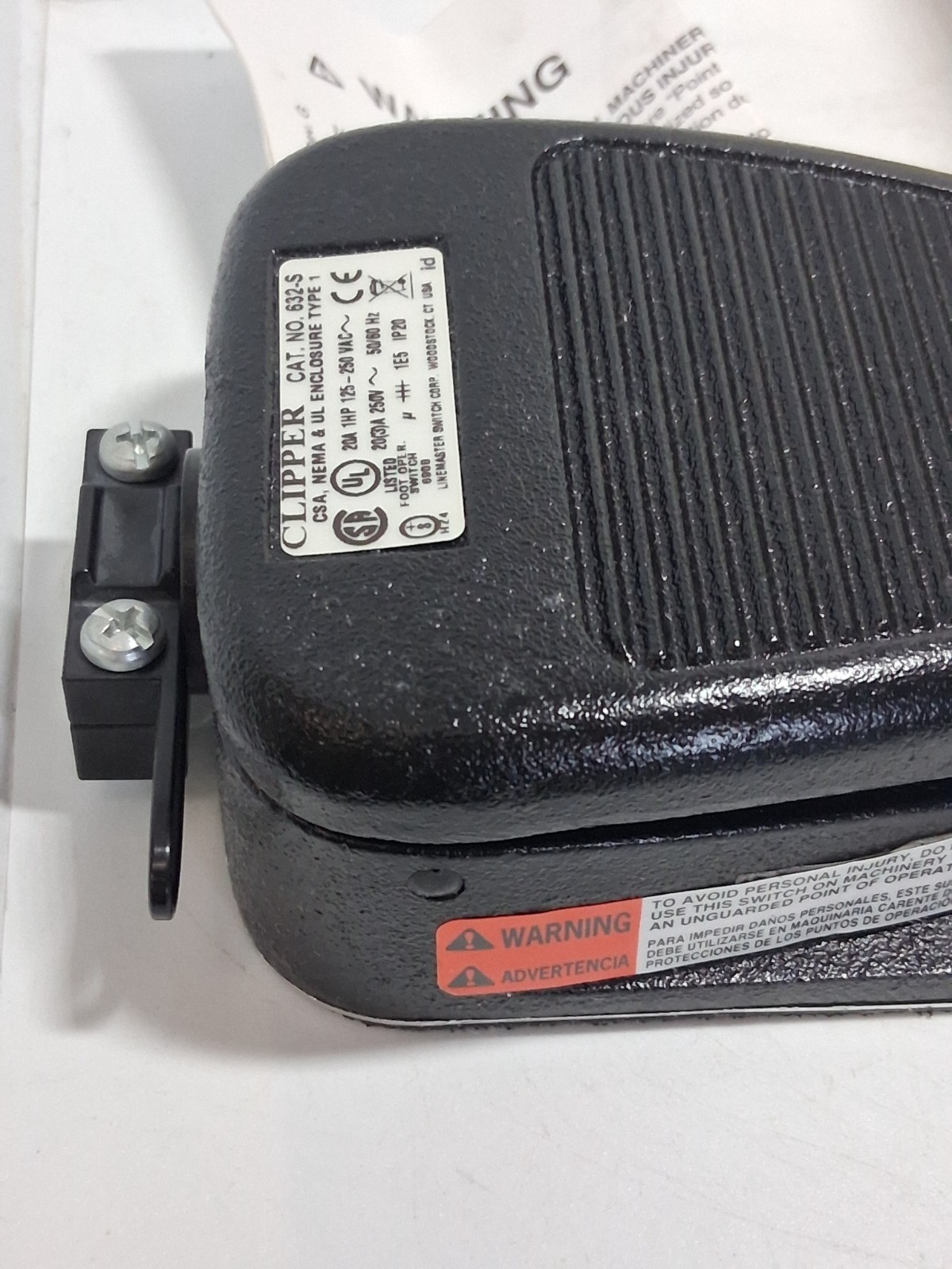 LINEMASTER 632-S ELECTRIC FOOT SWITCH 125-250VAC 1HP 20A 50/60HZ NIB