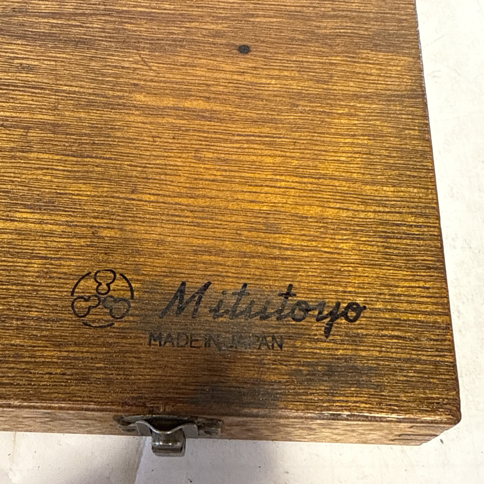 MITUTOYO 193 OUTSIDE MICROMETER. 5″-6″ With Wooden Case And Manual