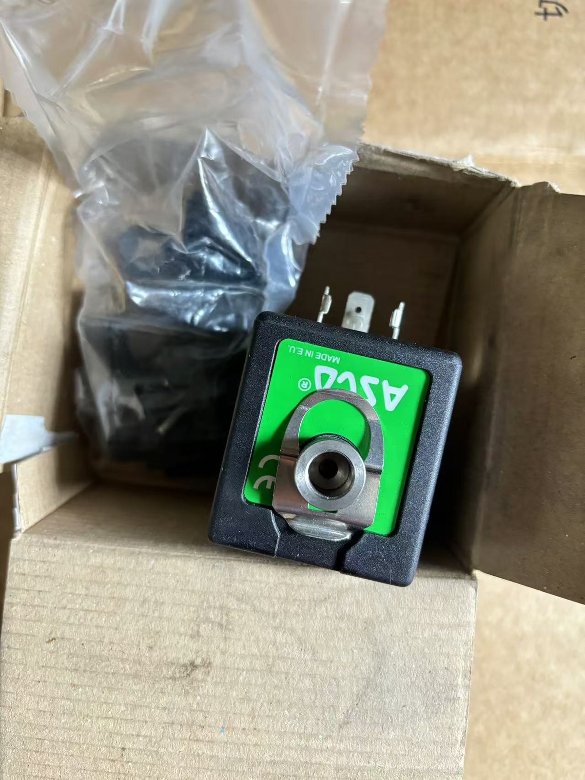 1P NEW ASCO Solenoid valve SCXE374A022 AC220V Accept counteroffer