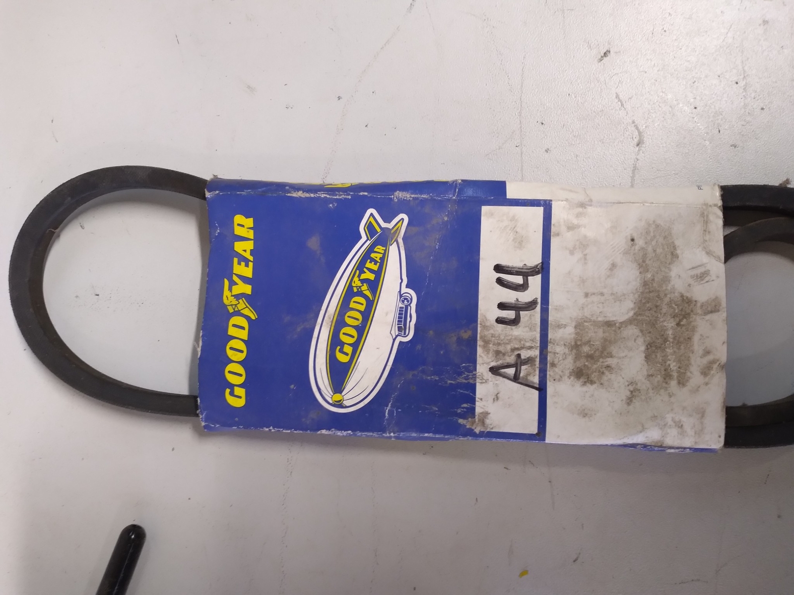 Goodyear PB617-4 A44 4L460 Classical V-Belt 1/2 x 46 Inch Industrial Drive Belt