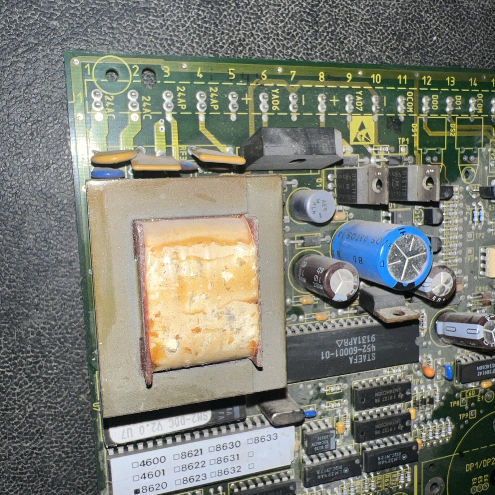 Siemens 091-60210-84 PC Board Smart II 2 Heat Pump 21296E REV. D ( UNTESTED )
