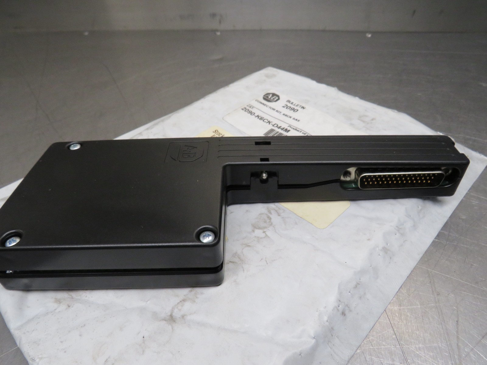 Allen Bradley 2090-K6CK-D44M Ser A Connector Kit