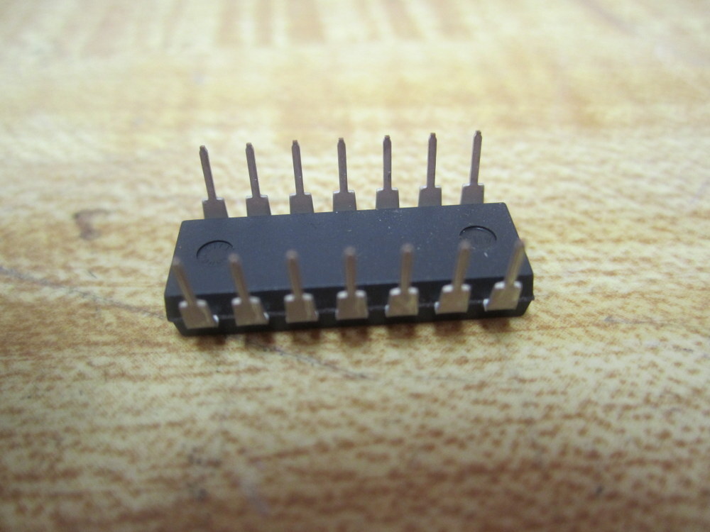 National Semiconductor DM7448N Integrated Circuit (Pack of 3)