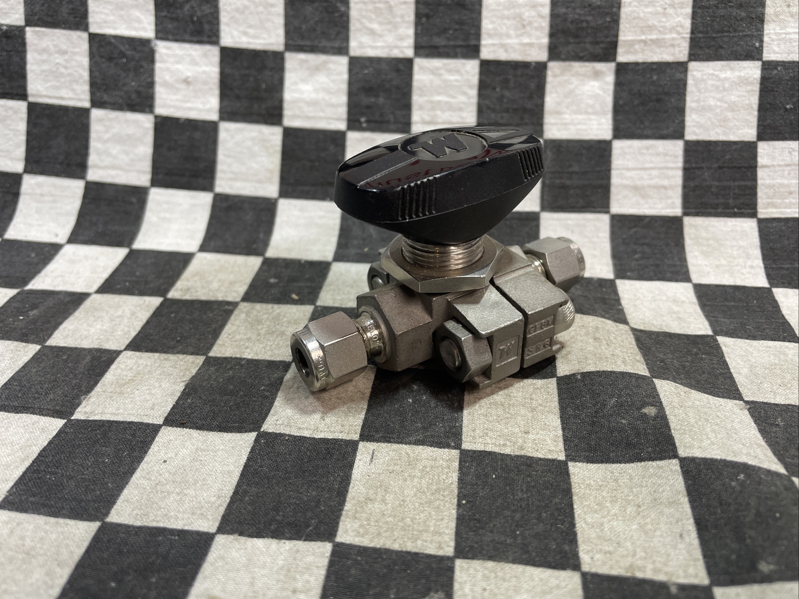 WHITEY Ball Valve 1/4”, SS-33VS4, SS33VS4, ShipSameDay #1374B5