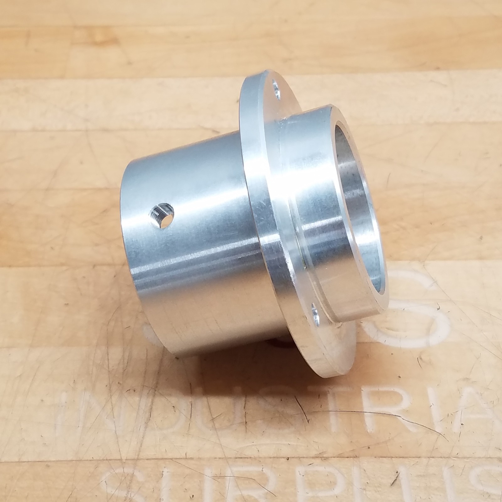 Flange, 1-13/16″ to 2″ ID, 3-3/4″ OD, 2-9/16″ Width, 1/4″ Bolt, 3 Bolt Holes