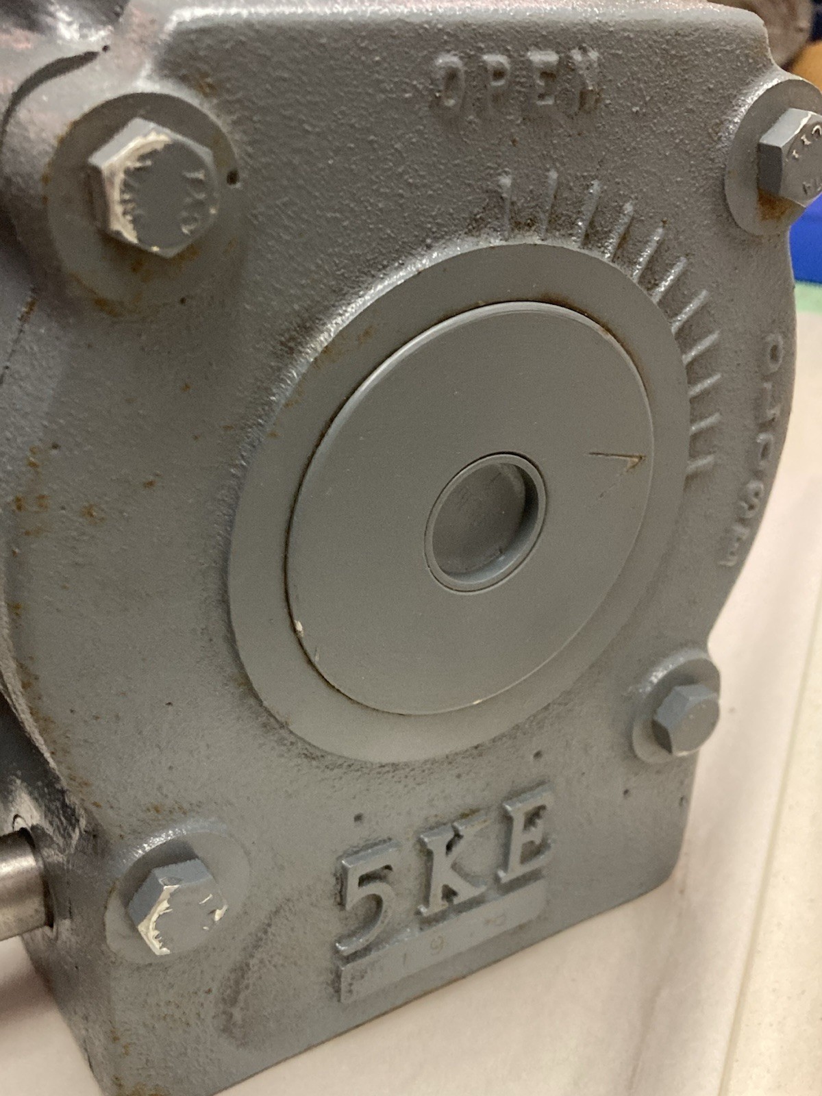 5KE,41908,Gear Operator