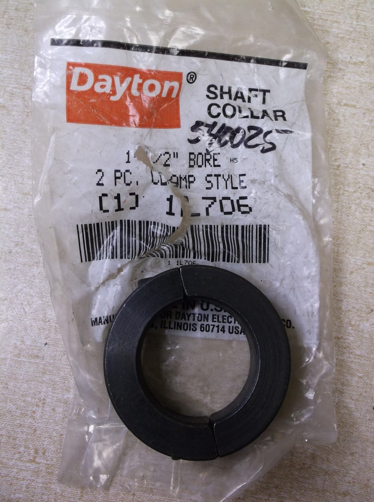 NEW Dayton 1L706 Shaft Collar 540025 1-1/2″ Bore 2 pc Clamp Style *FREE SHIP*