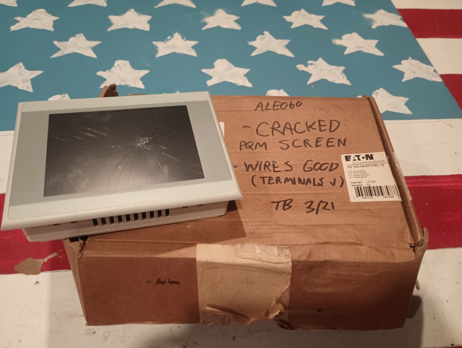 EATON CORPORATION XV-102-H4-57TVRL-10 Cracked Screen For Parts Or Repair