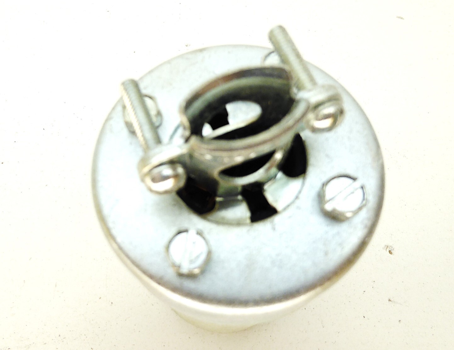 Hubbell 22432 Hubbellock Connector Body 30 amp 4 Wire NEW IN BOX