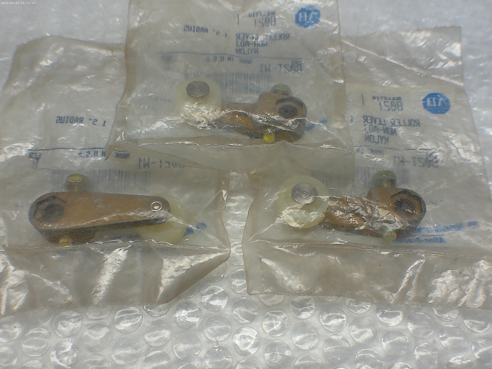 ALLEN BRADLEY 802T-W1 SER. B ROLLER LEVER LOT OF 3 NSMP