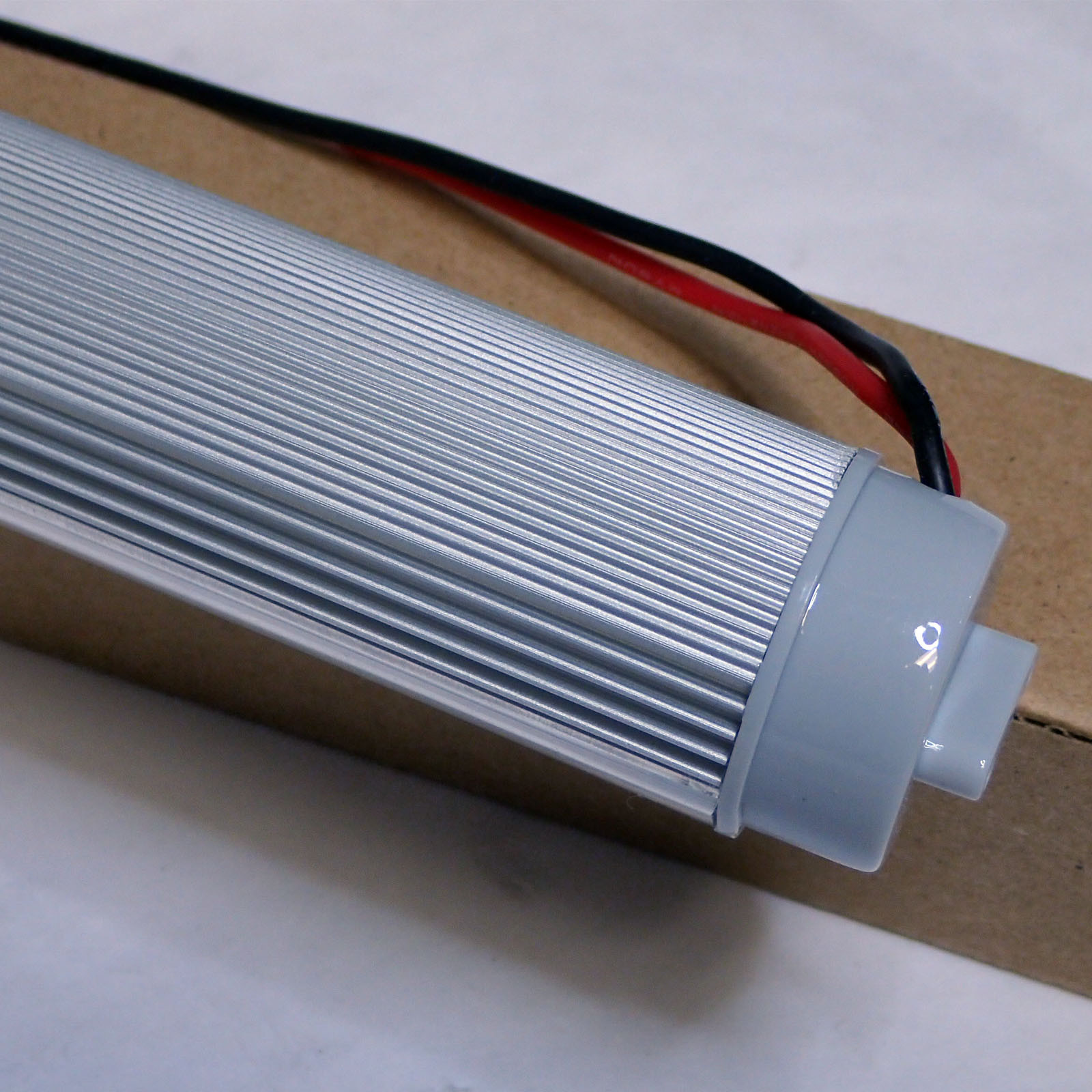 24 PCS 24″ NIB LED TUBES T8 4500-5000K 24 Vdc OFF-GRID SOLAR WIND GENERATION PV
