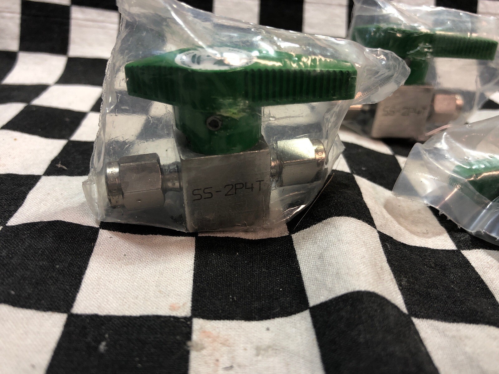 Lot Of 5 SWAGELOK Quarter Turn Instrument Plug Valve, SS-2P4T, SHIPSAMEDAY