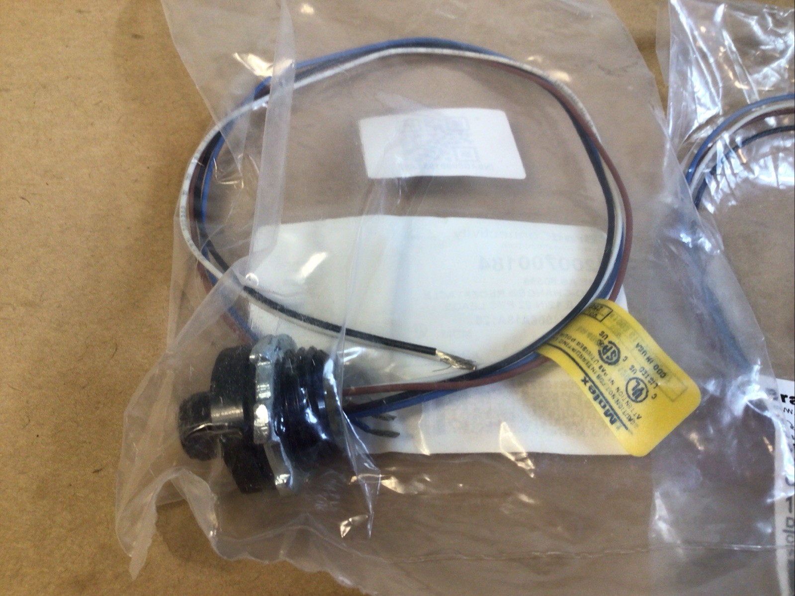 2 X BRAD HARRISON 8R4006A18A120 12″ 4P MALE MICRO-CHANGE RECEPTACLE / New