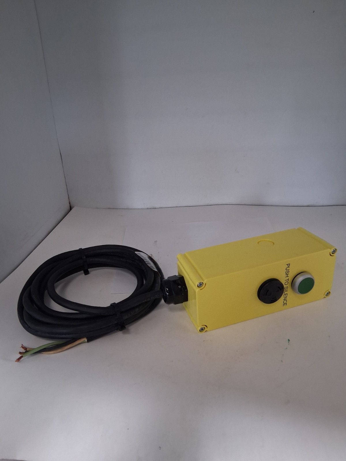 OTIS AAA25580DC1 BUZZER BOX W/PUSH TO SILENCE BUTTON 15A 120VAC NNB