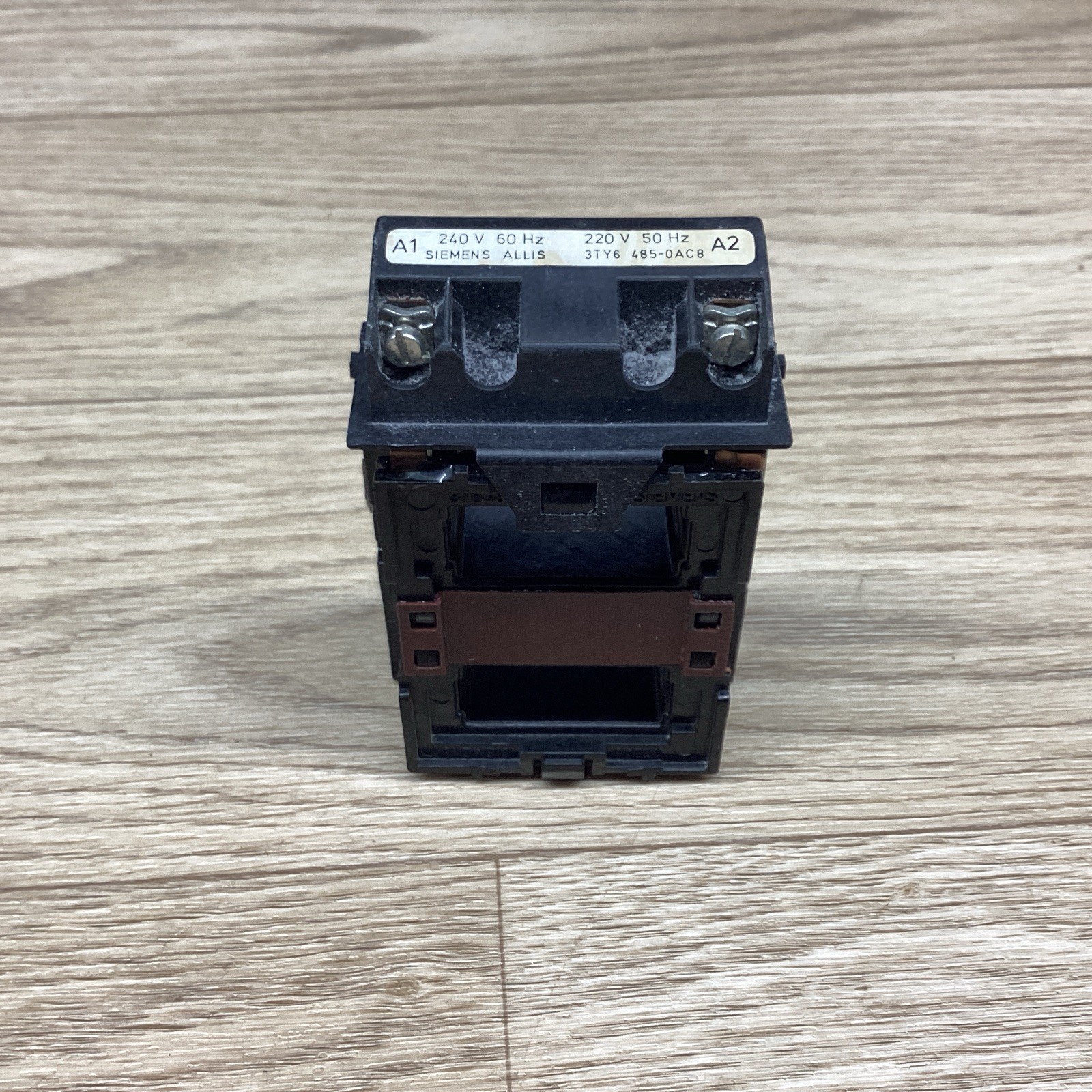 SIEMENS-ALLIS 240V 60HZ 220V 50HZ 3TY6-485-0AC8 #816PT141*CO